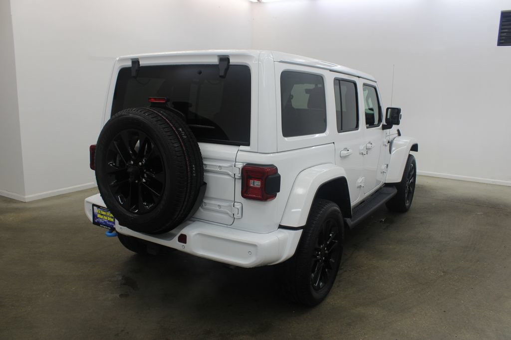 Used 2021 Jeep Wrangler Unlimited Sahara AWD/4WD image 5