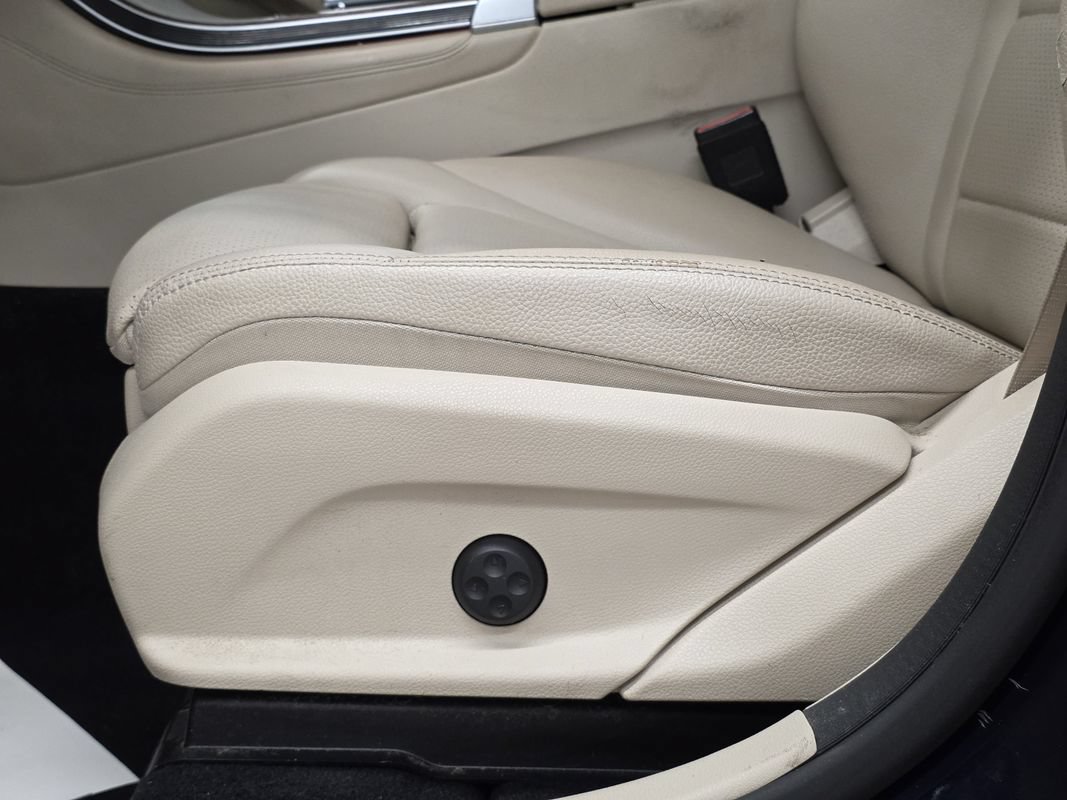 Used 2021 Mercedes-Benz GLC 300 4MATIC image 25