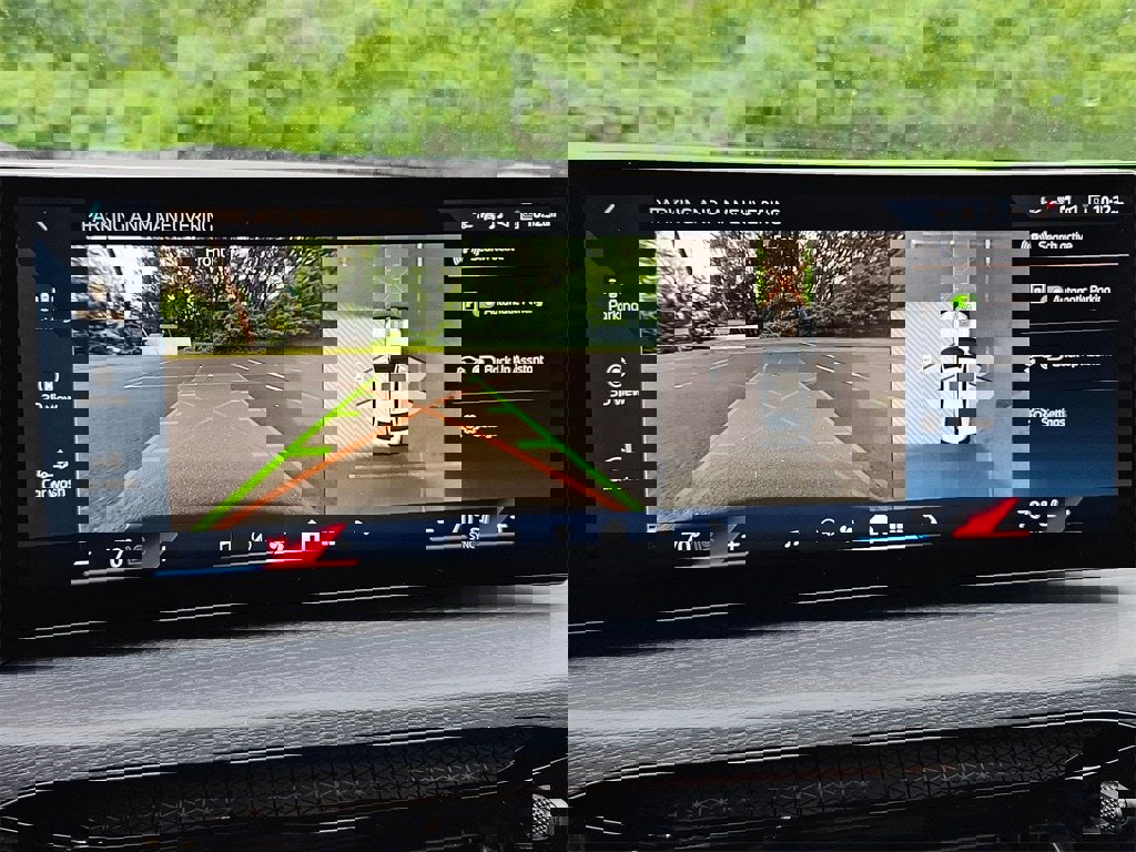 New 2025 BMW 330i xDrive Sedan w/ Premium Package image 17