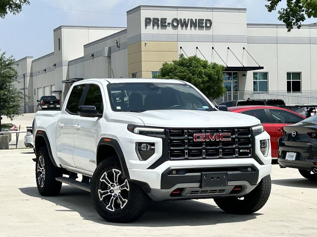 Used 2024 GMC Canyon AT4 AWD/4WD image 2