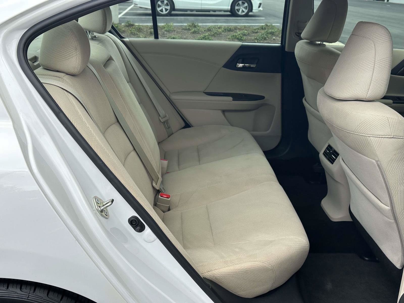 Used 2017 Honda Accord EX image 7