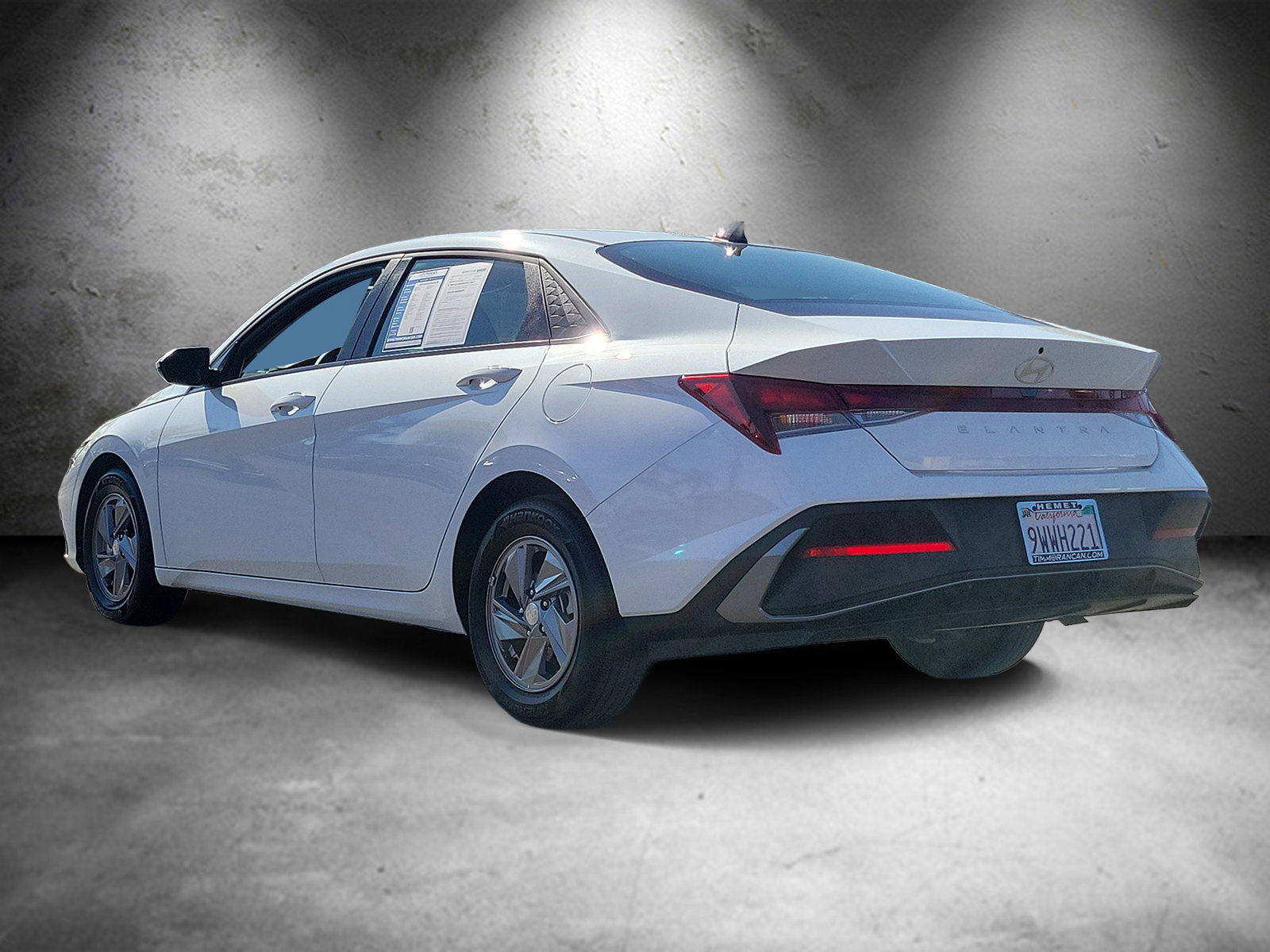 Certified 2025 Hyundai Elantra SE FWD image 4