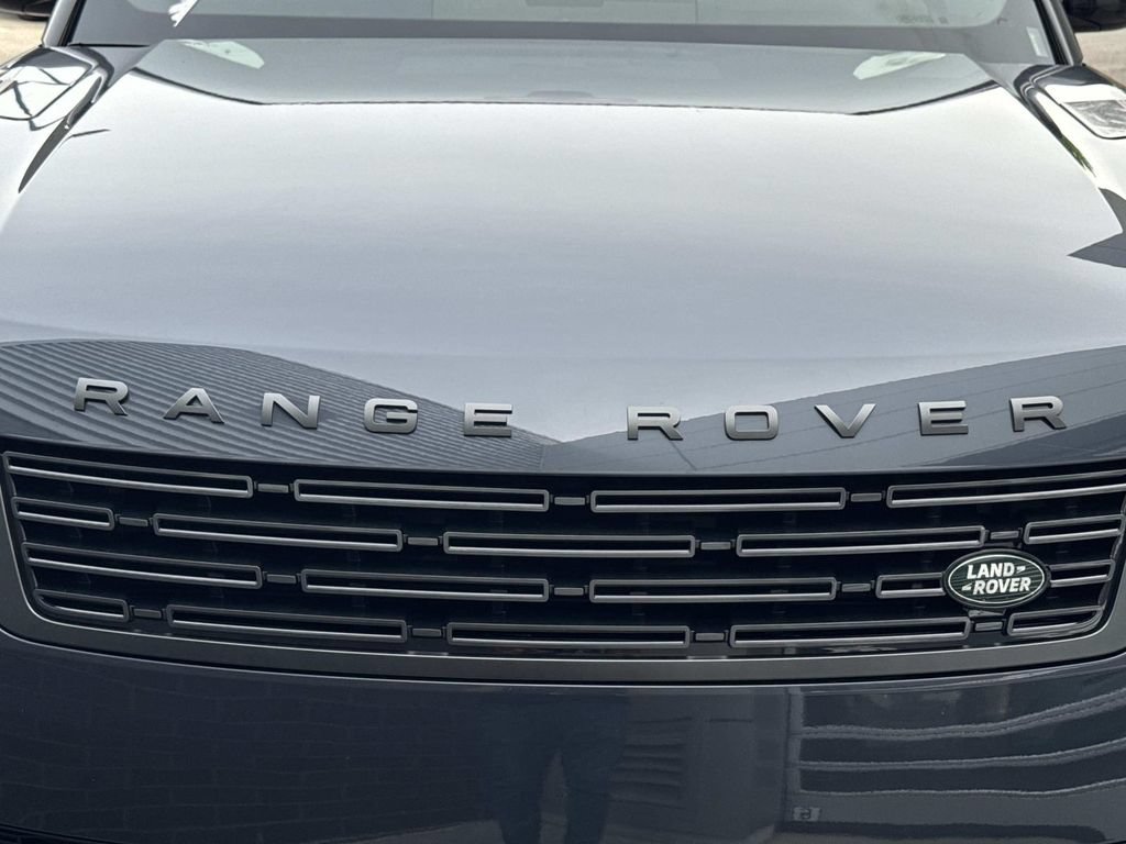 New 2026 Land Rover Range Rover Sport Dynamic SE AWD/4WD image 9