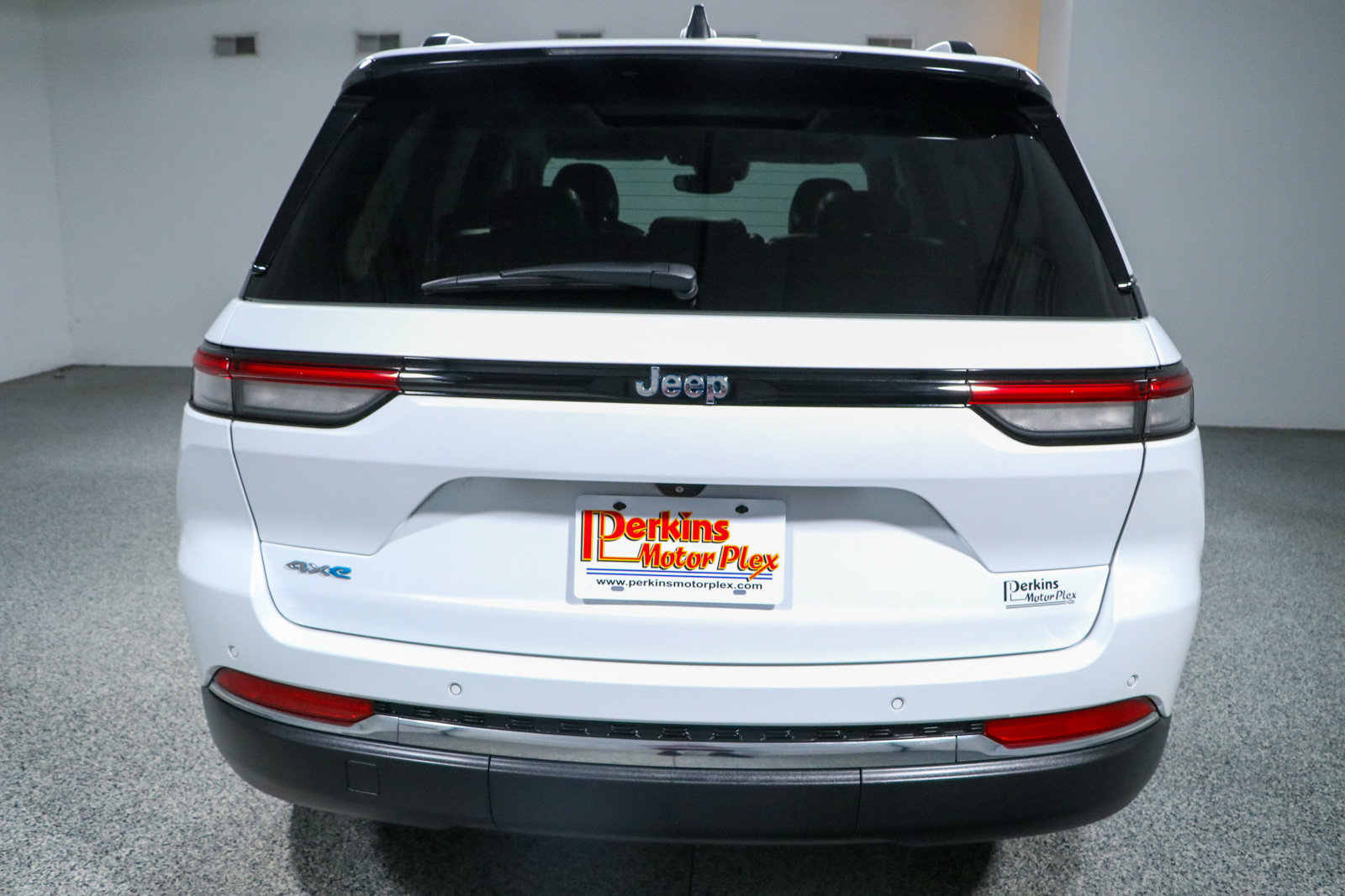 Used 2023 Jeep Grand Cherokee 4WD 4xe image 8