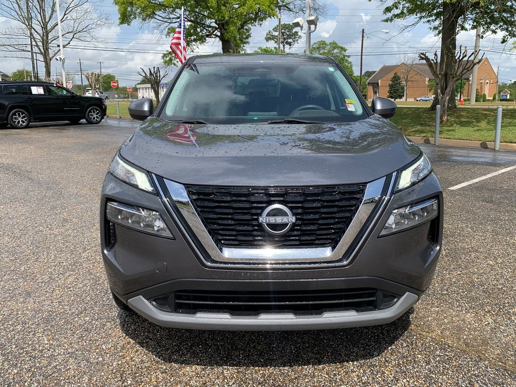 Used 2023 Nissan Rogue SV image 3
