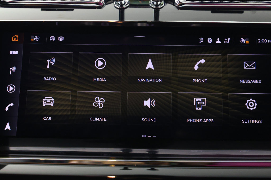 Used 2023 Bentley Bentayga Extended Wheelbase AWD/4WD image 31