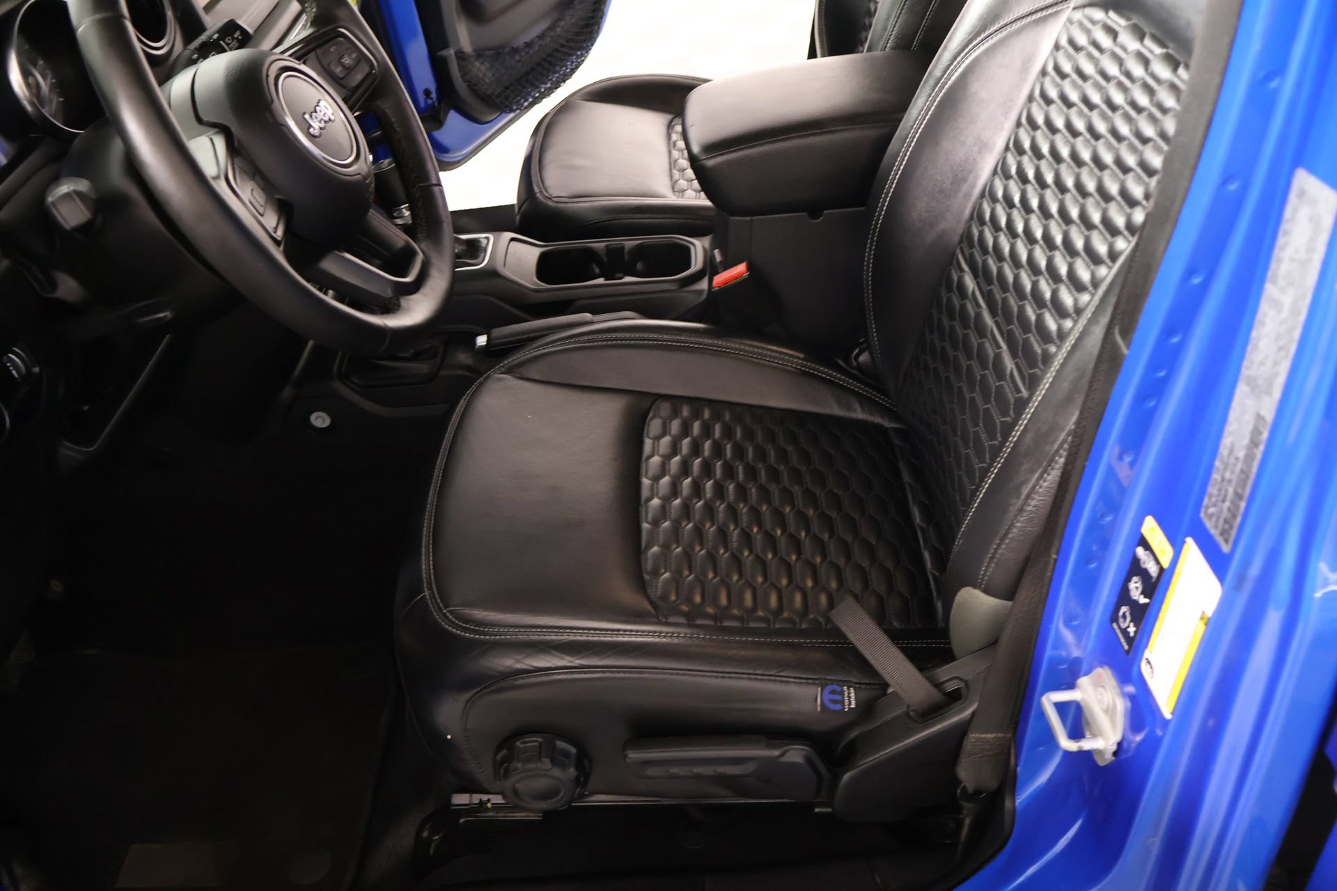 Used 2023 Jeep Wrangler Unlimited Sport AWD/4WD image 11