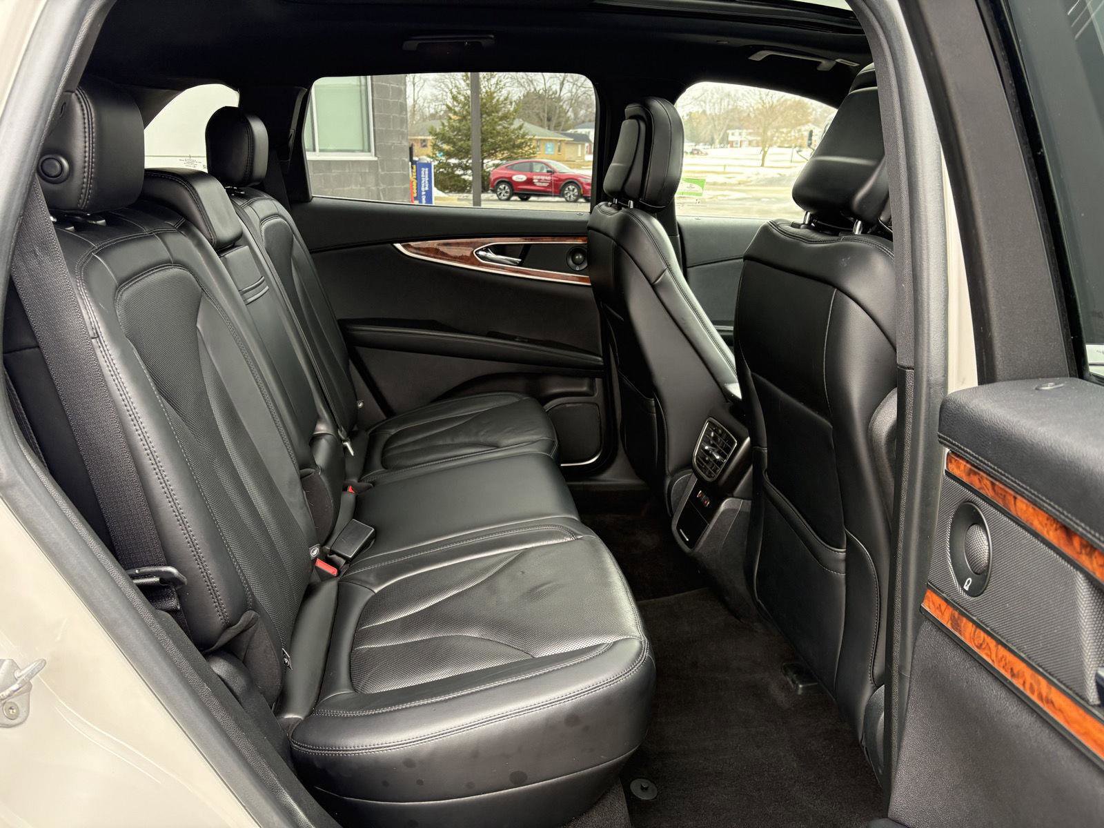 Used 2020 Lincoln Nautilus Reserve image 21