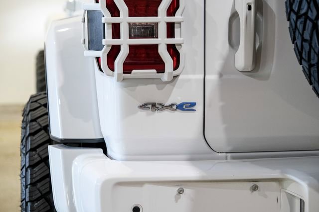 Used 2021 Jeep Wrangler Unlimited Sahara w/ Cold Weather Group image 31