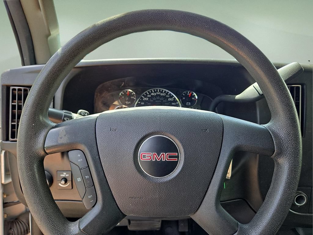 Used 2017 GMC Savana 2500 RWD image 22