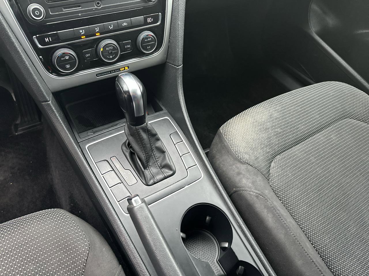 Used 2017 Volkswagen Passat 1.8T S image 14