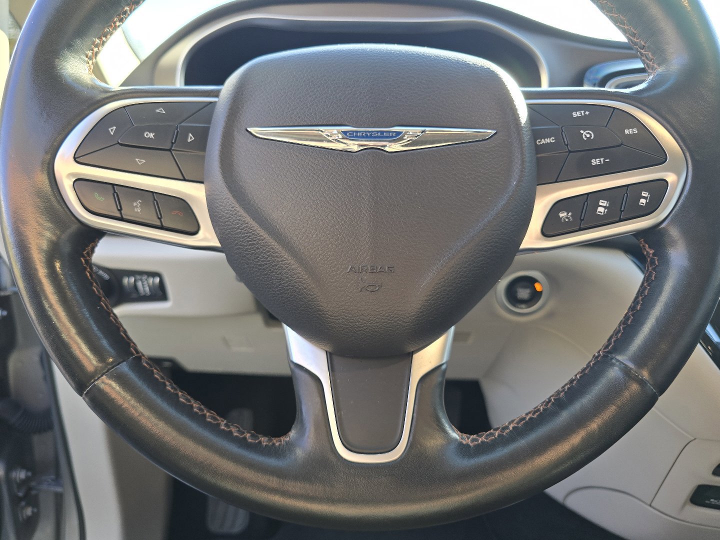 Used 2019 Chrysler Pacifica Touring-L Plus w/ Advanced Safetytec Group image 36