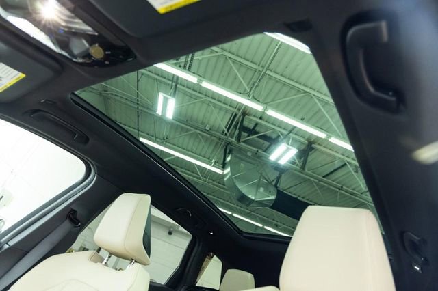 Certified 2025 BMW X3 xDrive30i w/ Premium Package image 19