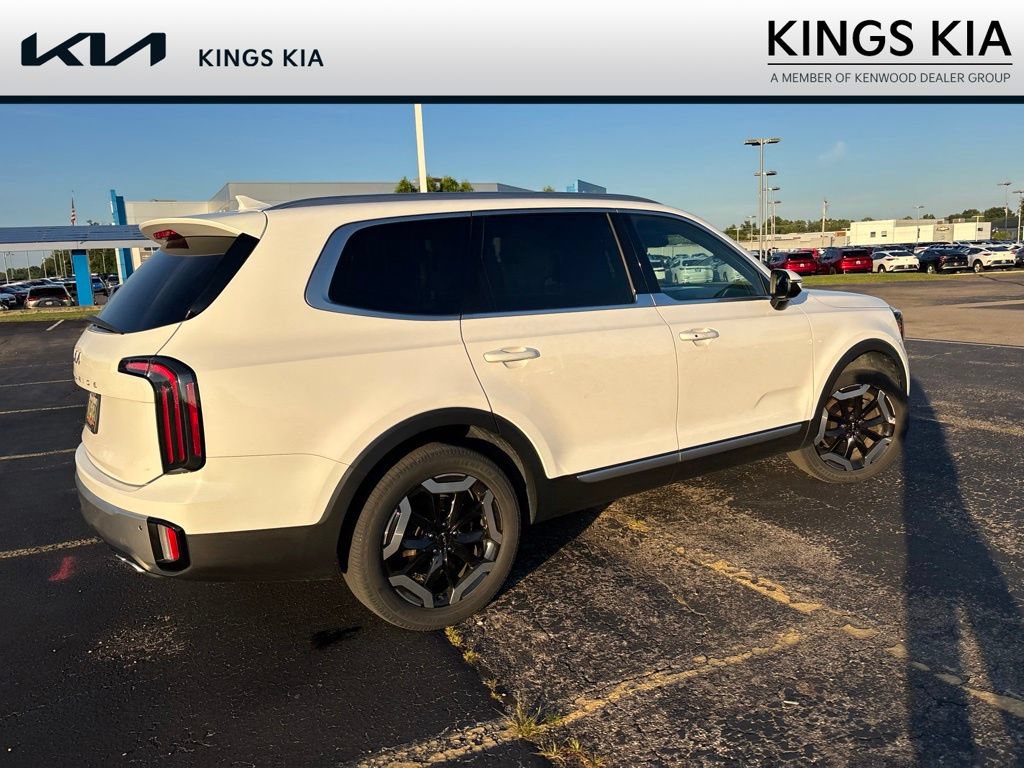 Used 2023 Kia Telluride EX FWD image 10