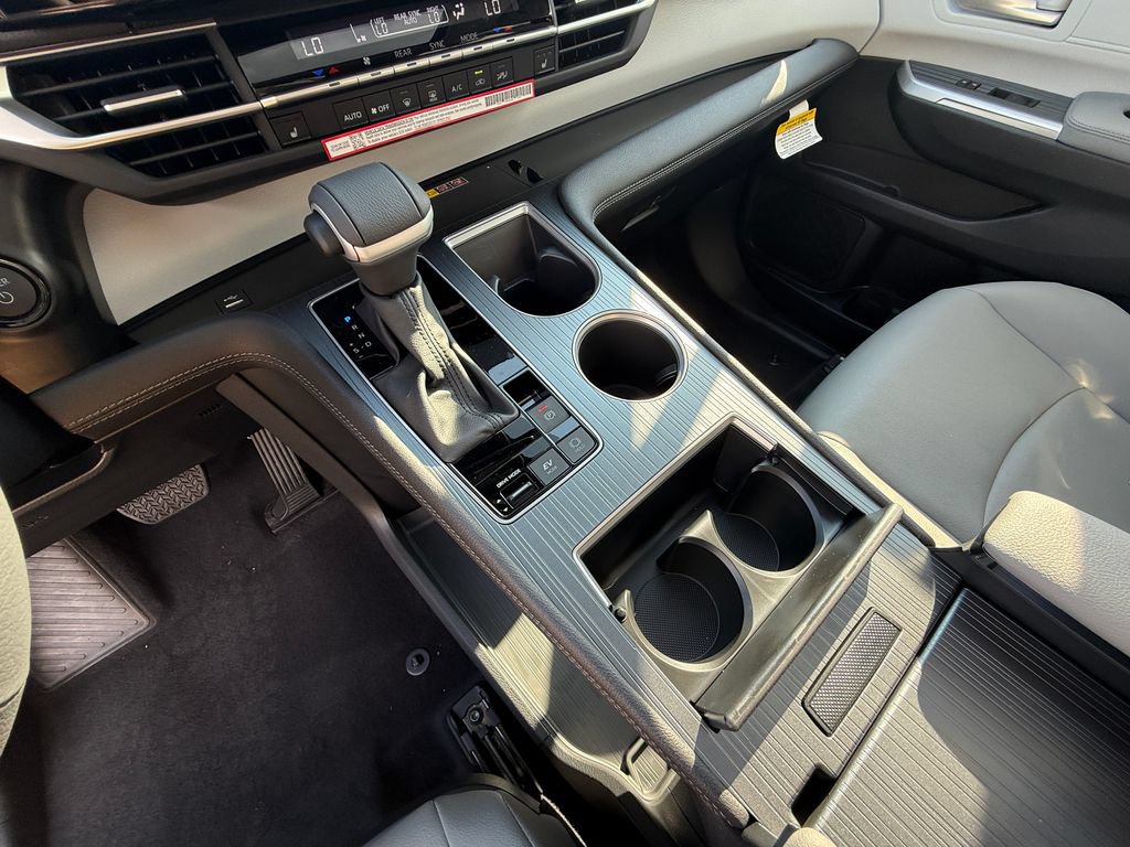 New 2026 Toyota Sienna XLE FWD image 13