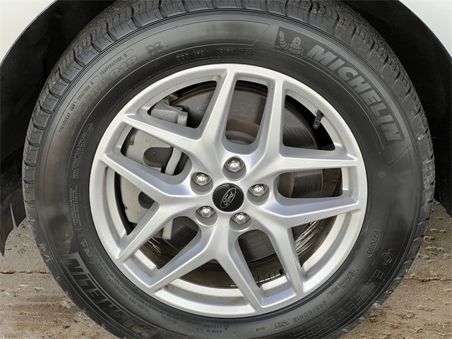 Used 2024 Ford Edge SEL image 7