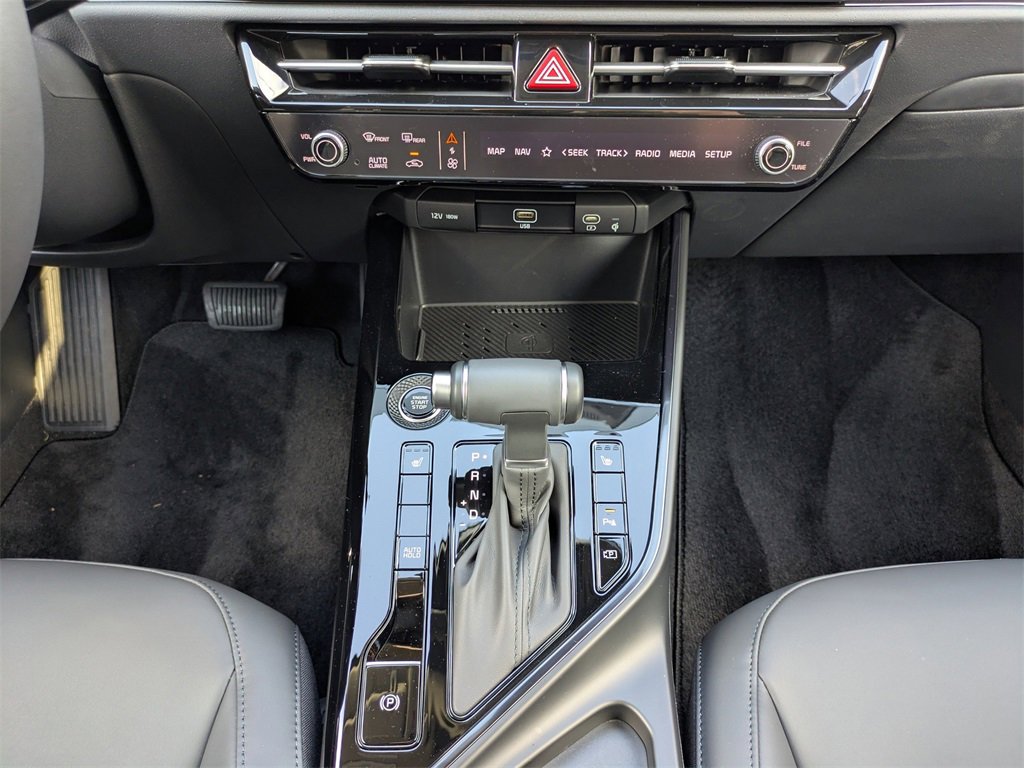 Used 2025 Kia Niro EX image 19