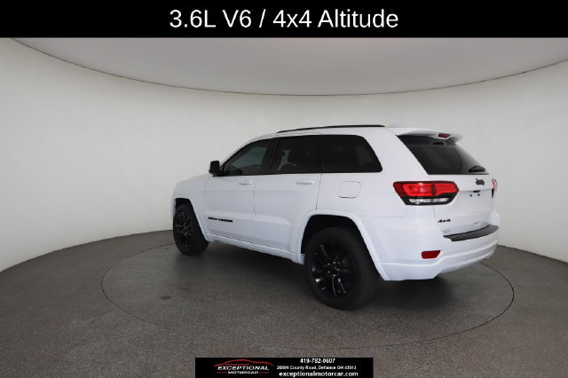 Used 2020 Jeep Grand Cherokee Altitude AWD/4WD image 11