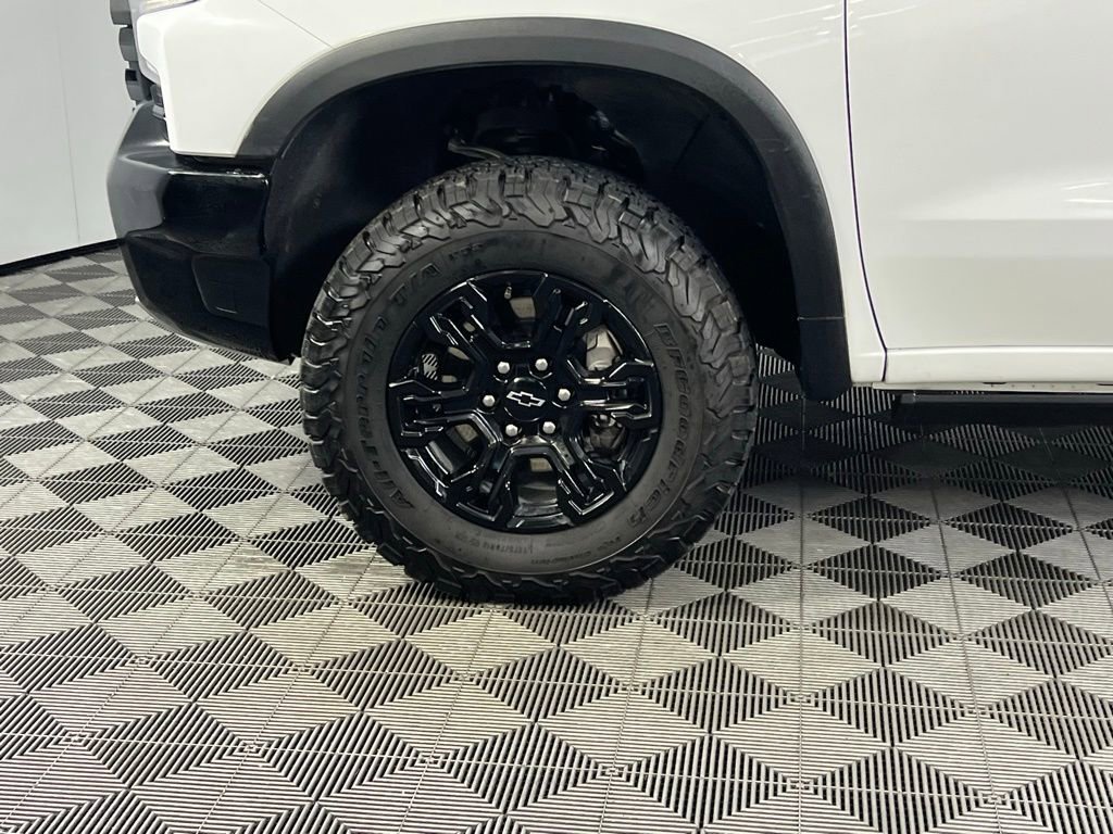 Used 2022 Chevrolet Silverado 1500 ZR2 w/ Technology Package image 10
