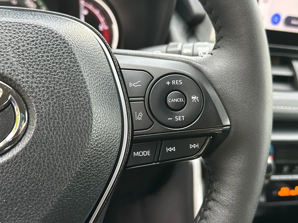 Used 2025 Toyota RAV4 XLE w/ Convenience Package AWD/4WD image 25