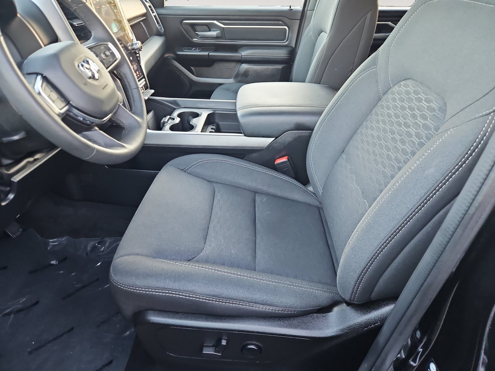 Used 2025 RAM 1500 Big Horn AWD/4WD image 10