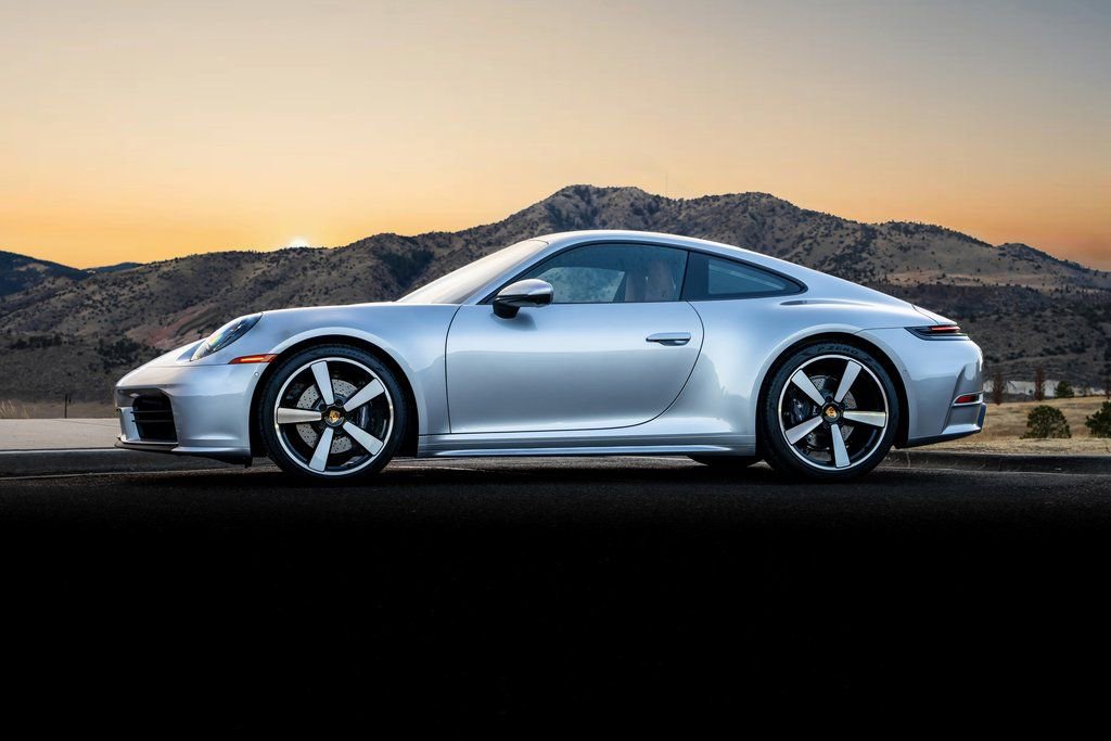 New 2026 Porsche 911 Carrera image 2