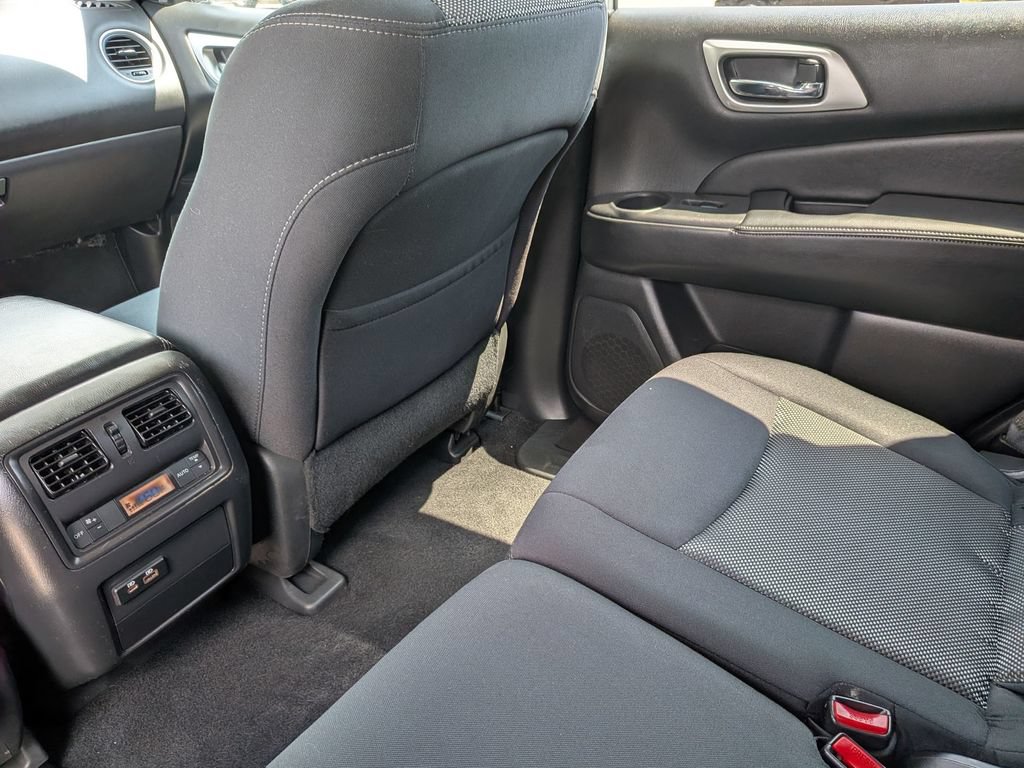 Used 2019 Nissan Pathfinder SV FWD image 36