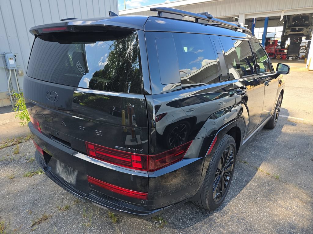 Used 2025 Hyundai Santa Fe Calligraphy AWD/4WD image 3