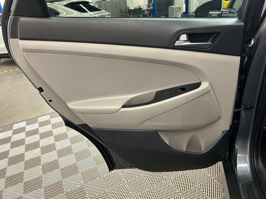 Used 2017 Hyundai Tucson Sport FWD image 16