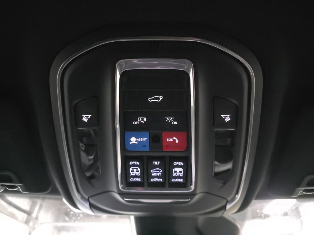 New 2026 Jeep Grand Cherokee L Limited w/ Limited Altitude Package image 27