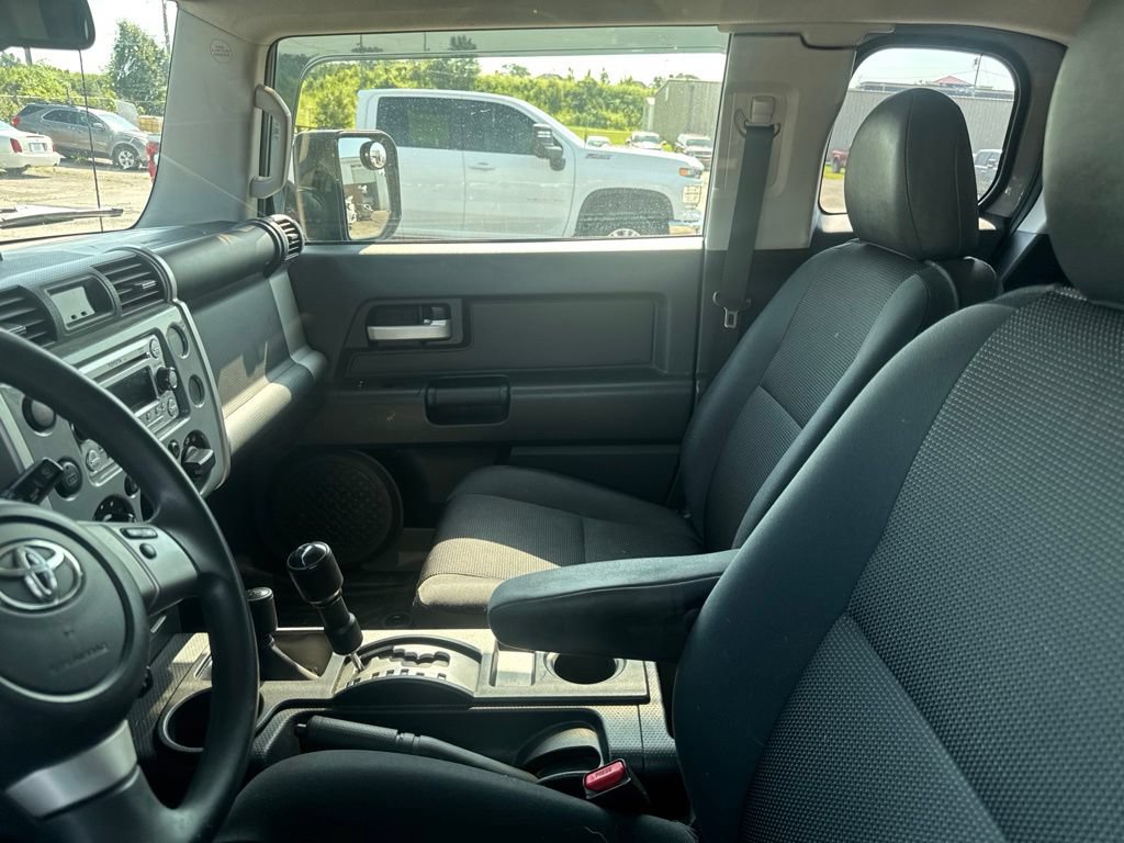 Used 2014 Toyota FJ Cruiser 4WD w/ Convenience Package image 9