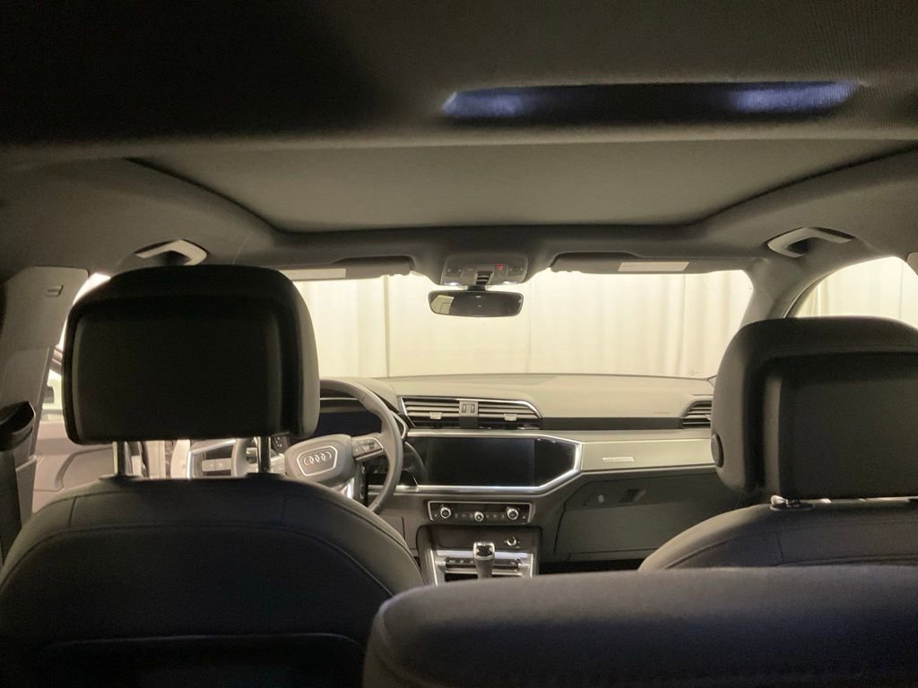 Used 2025 Audi Q3 2.0T Premium image 28