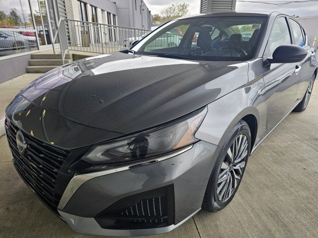 Used 2024 Nissan Altima 2.5 SV
