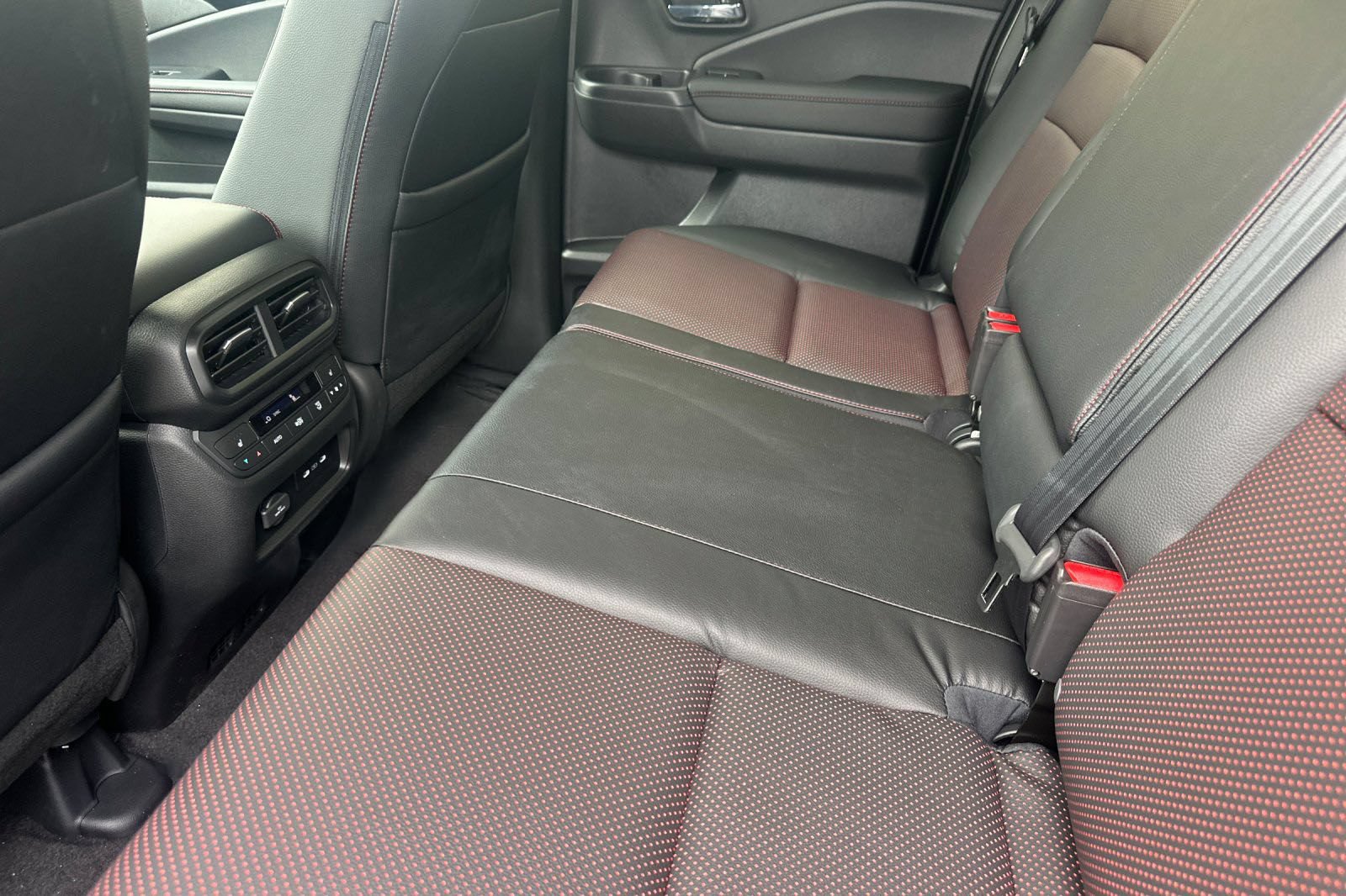 New 2026 Honda Ridgeline Black Edition image 13