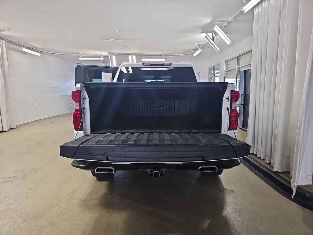 Certified 2022 Chevrolet Silverado 1500 Custom Trail Boss w/ LPO, Dark Essentials Package AWD/4WD image 15