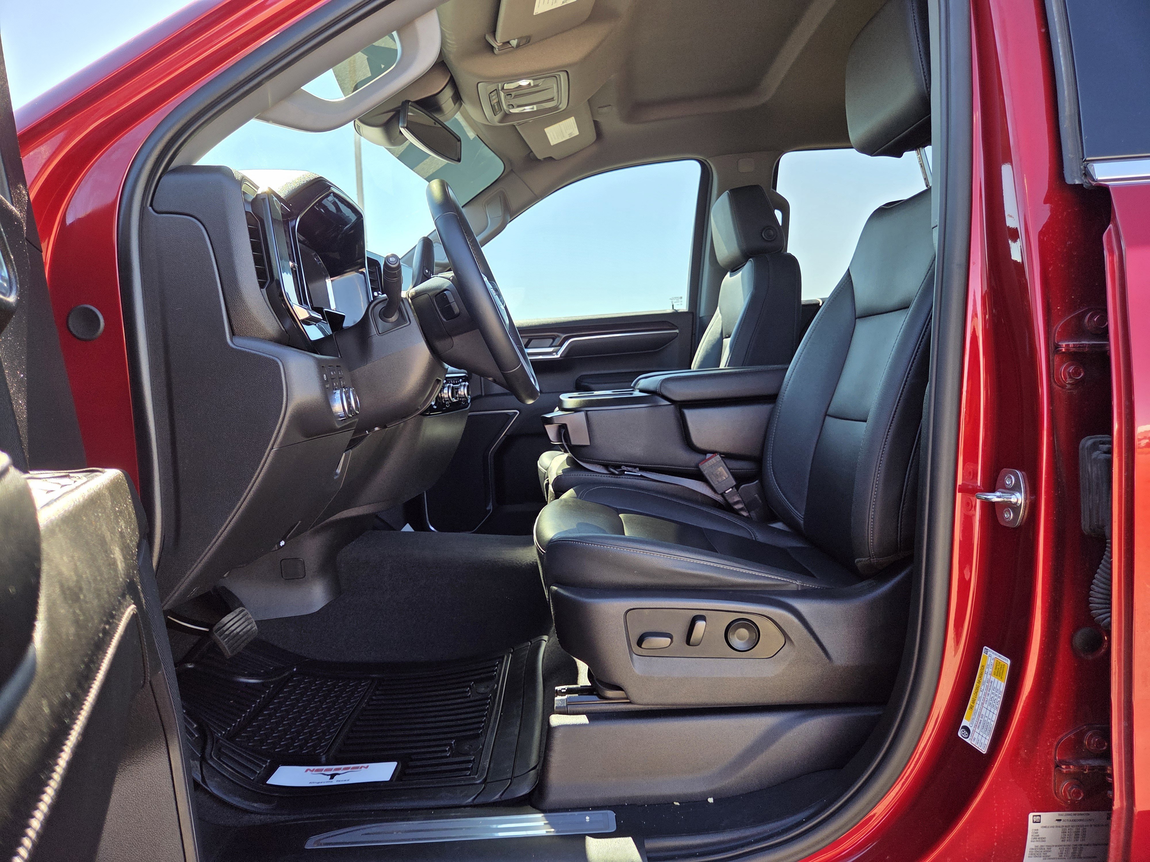 Used 2024 GMC Sierra 1500 SLT w/ X31 Off-Road Package image 15