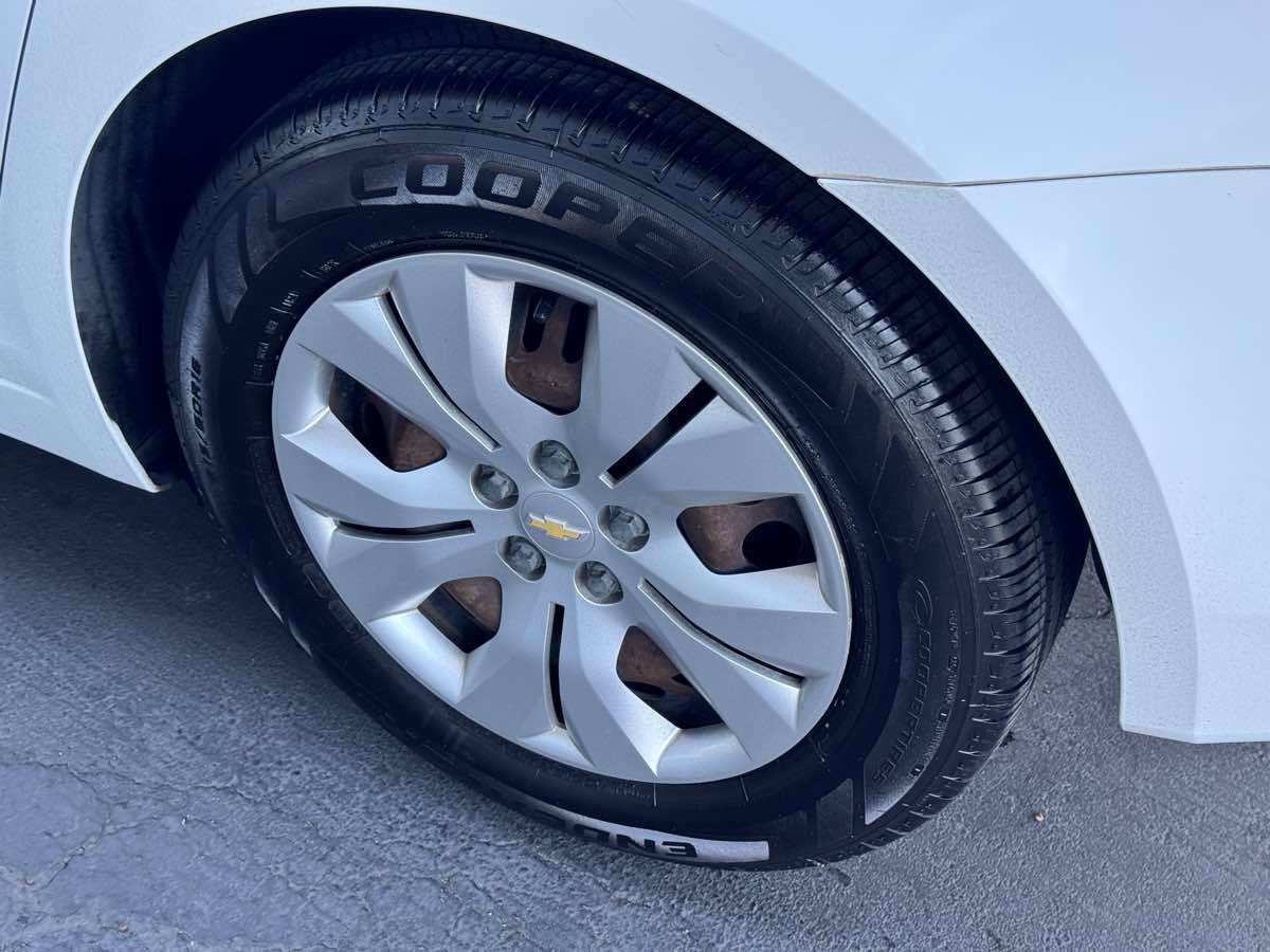 Used 2012 Chevrolet Cruze LS w/ Connectivity Package FWD image 21