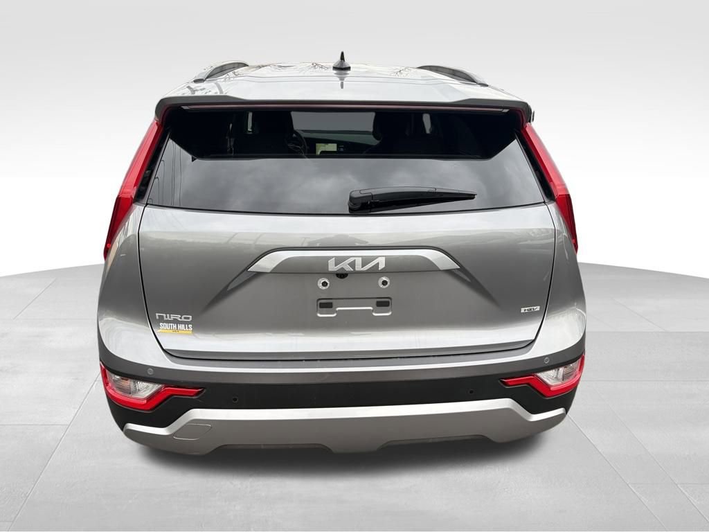 Certified 2025 Kia Niro EX image 8