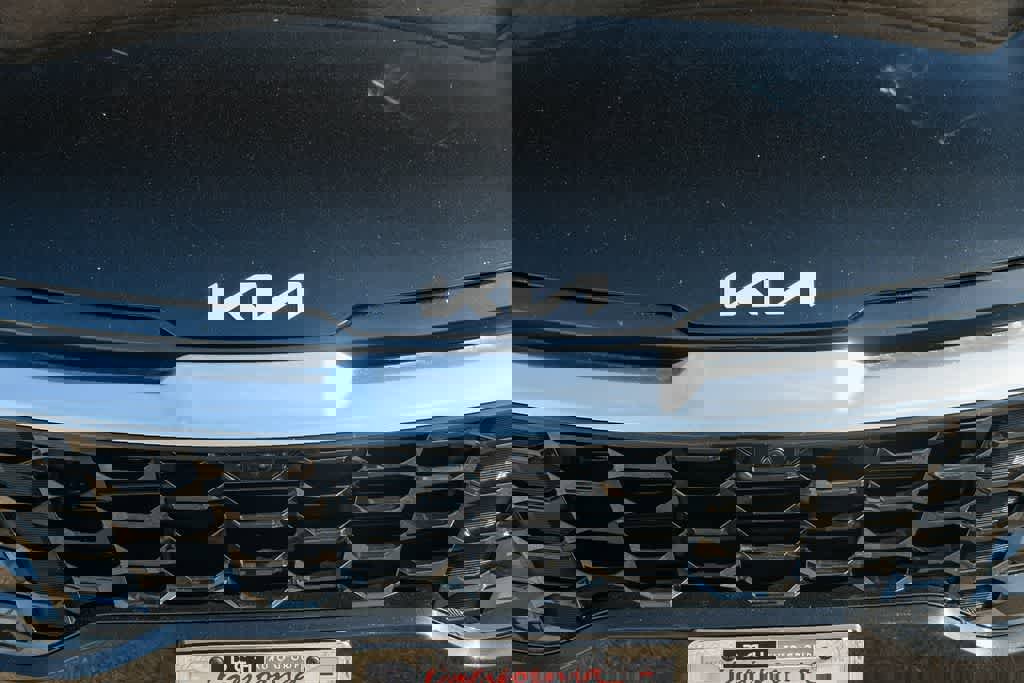 Used 2023 Kia Sportage SX image 5