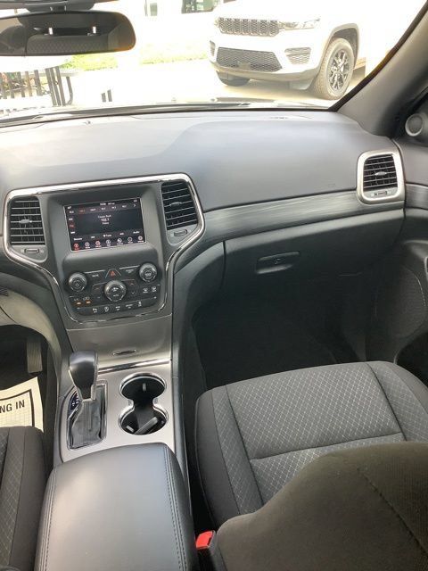 Certified 2021 Jeep Grand Cherokee Laredo AWD/4WD image 16
