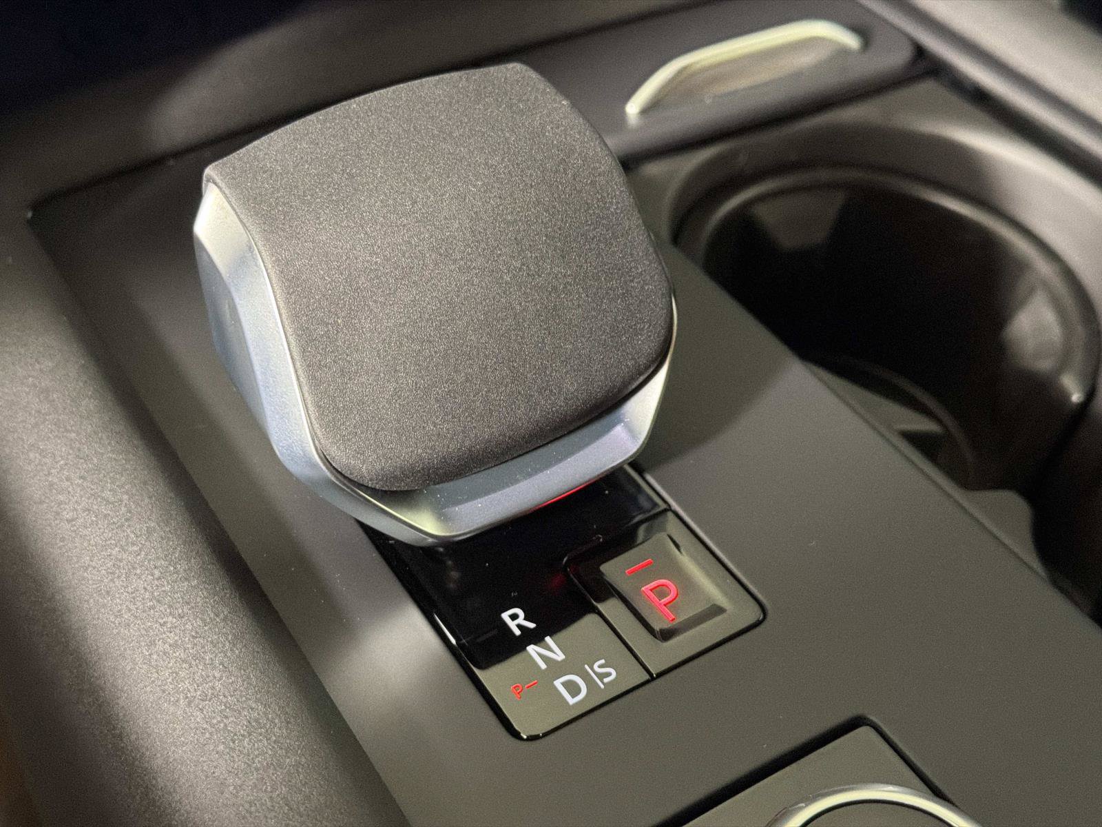 New 2026 Land Rover Discovery Dynamic SE AWD/4WD image 26