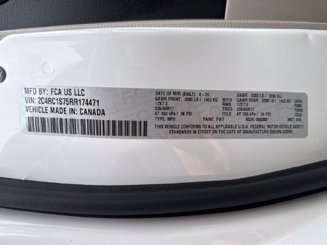 Used 2024 Chrysler Pacifica Limited FWD image 17
