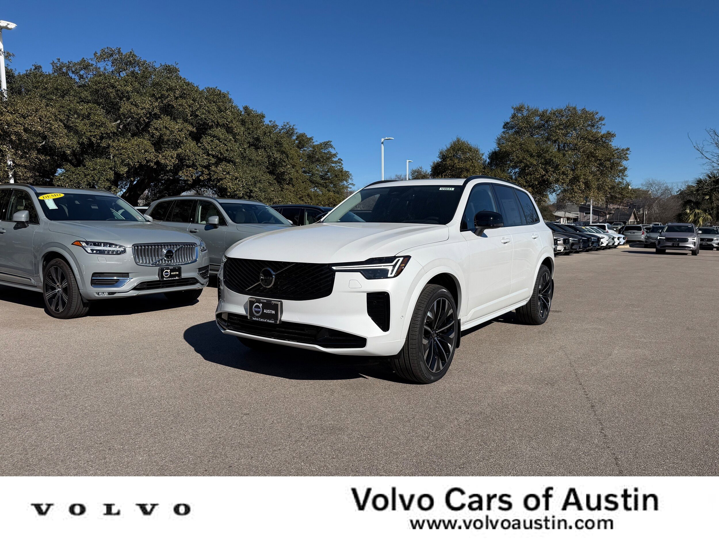 New 2026 Volvo XC90 B6 Ultra image 1