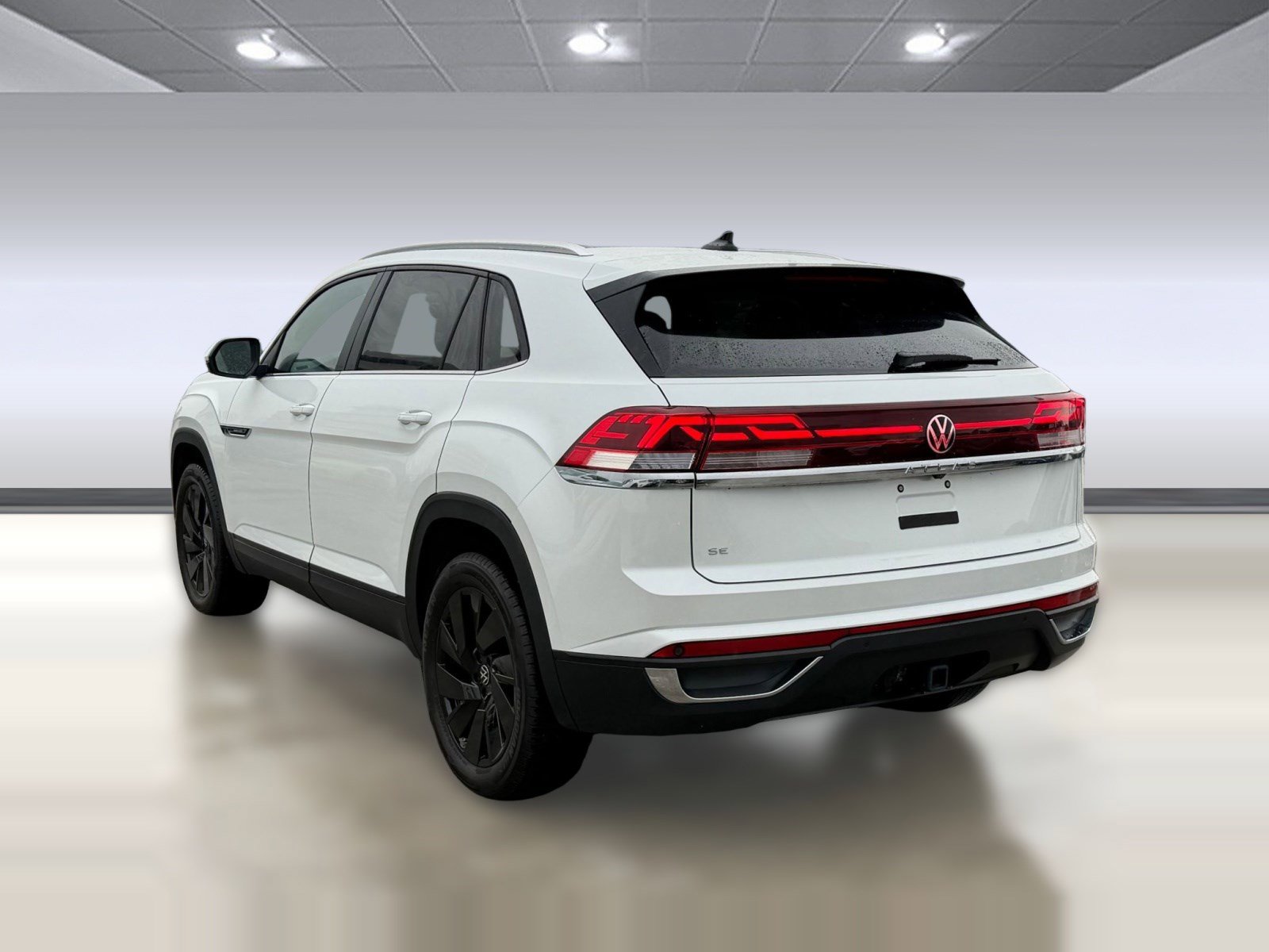 Certified 2026 Volkswagen Atlas Cross Sport SE w/ Panoramic Sunroof Package FWD image 3