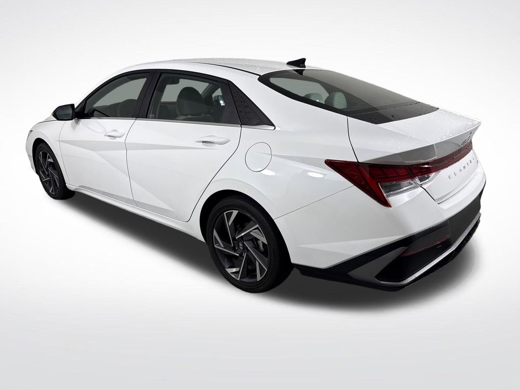 Used 2025 Hyundai Elantra Limited FWD image 6