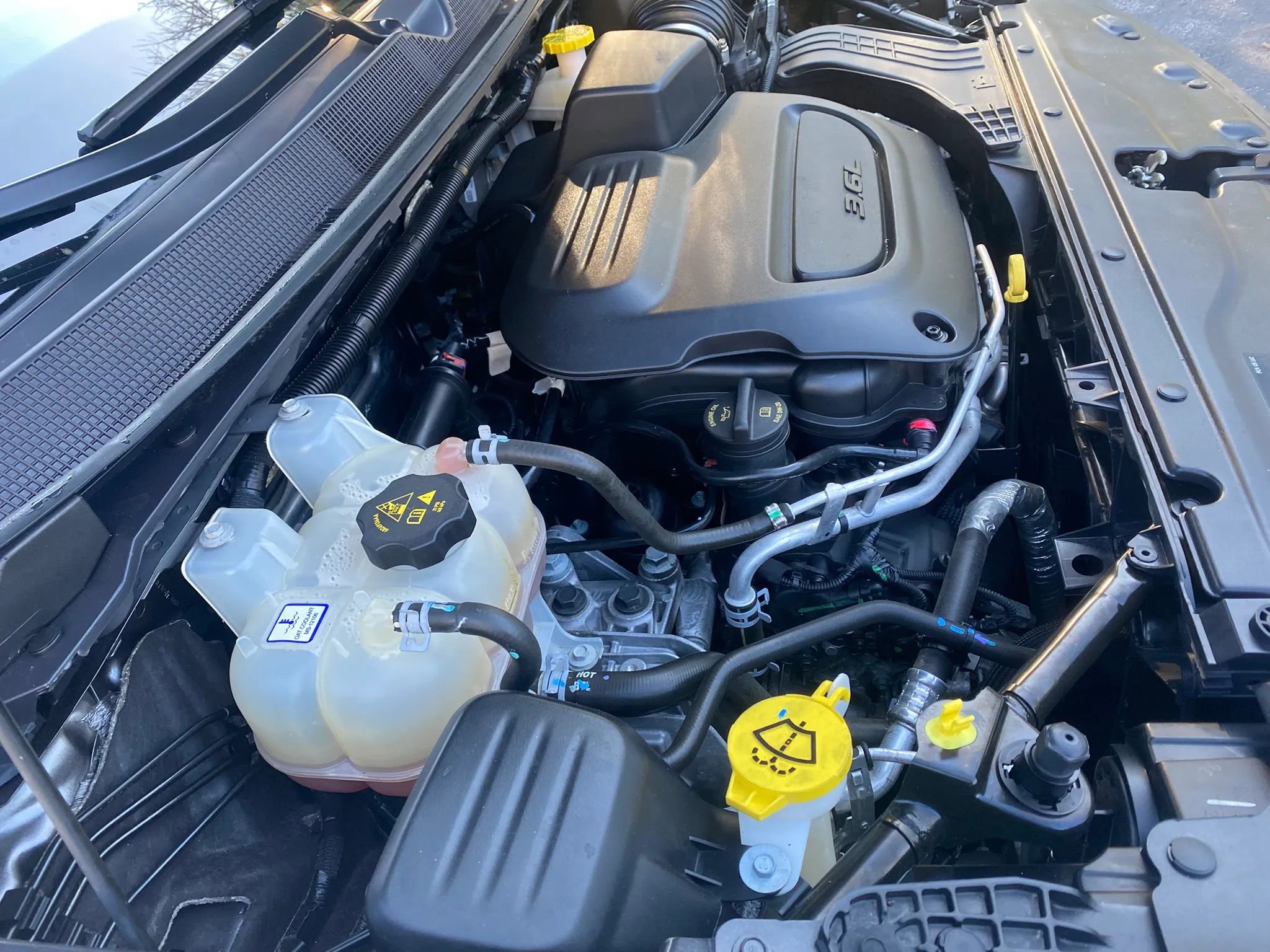 Used 2023 Chrysler Voyager LX image 15