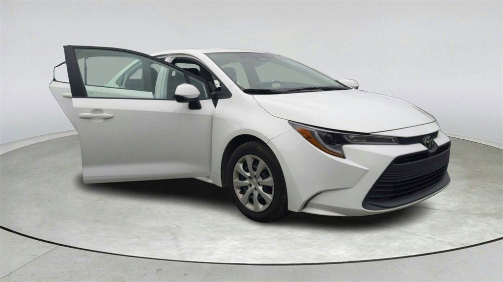 Used 2024 Toyota Corolla LE image 8