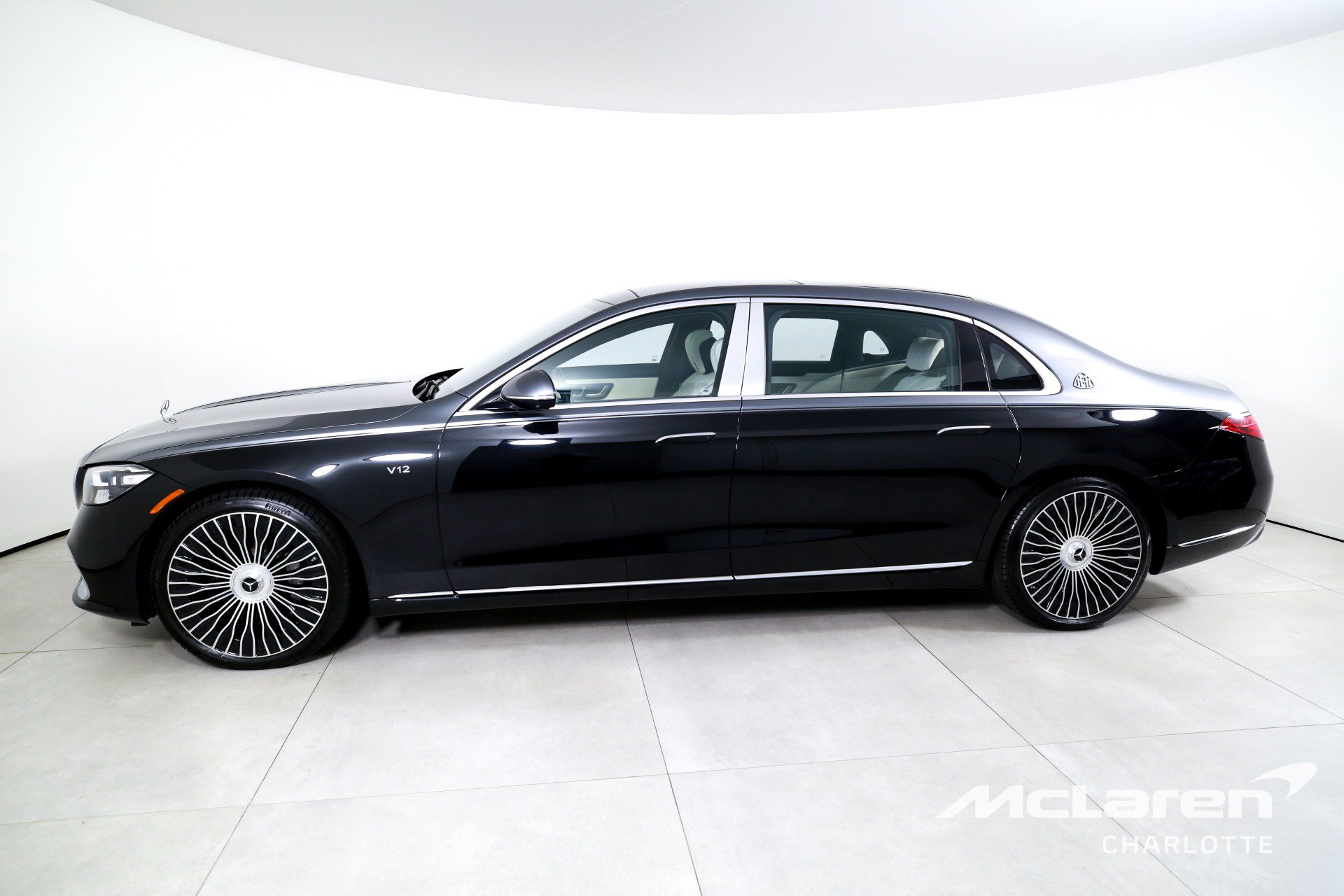 Used 2023 Mercedes-Benz Maybach S 680 4MATIC w/ Manufaktur Leather Package image 5