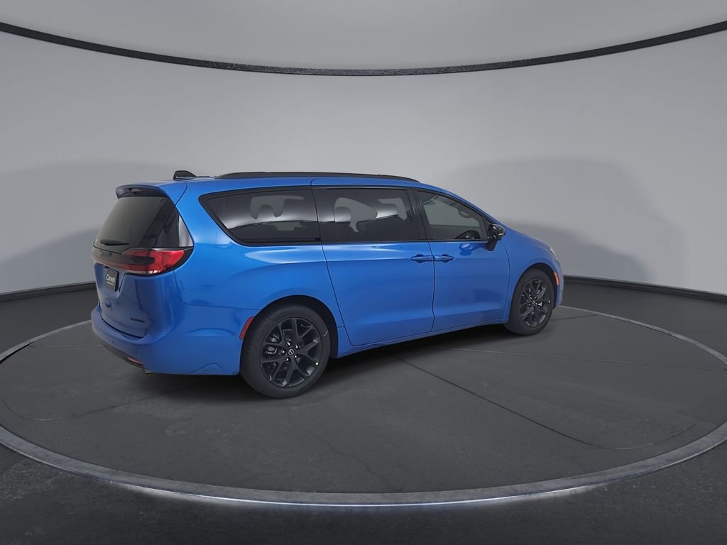 New 2026 Chrysler Pacifica Limited w/ S Appearance Package FWD image 15
