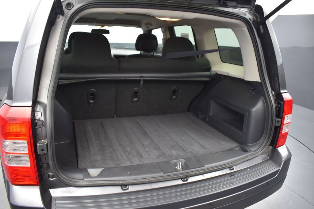 Used 2017 Jeep Patriot Sport w/ Power Value Group FWD image 16